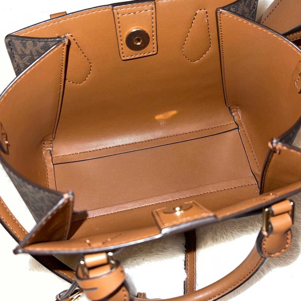 MK Daria 2-in-1 Crossbody Purse - Picture 7 of 7